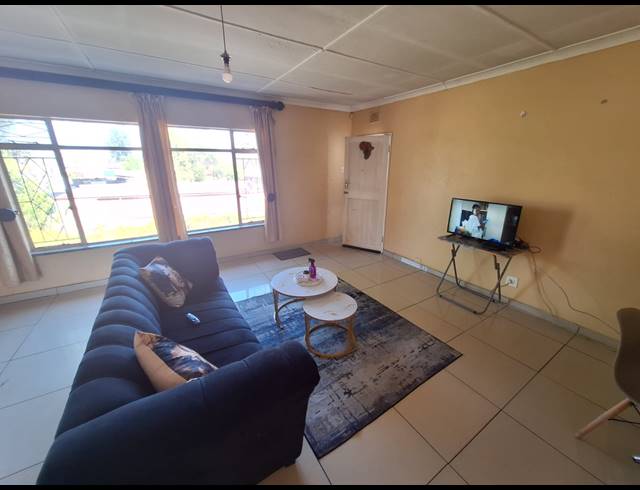 2 BEDROOM FLAT FOR SALE IN PEACEHAVEN